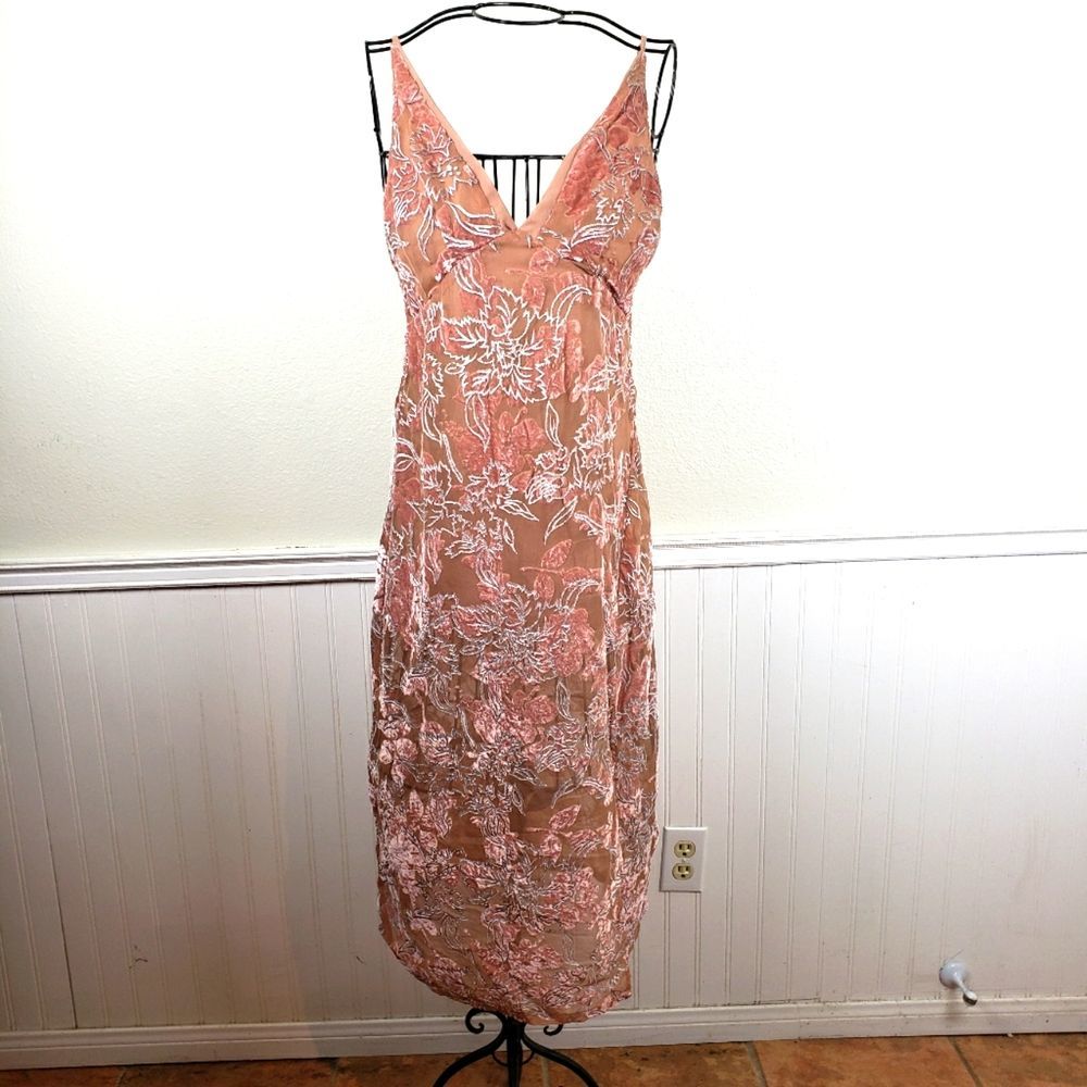 Lulu's Nude Crushed Velet Floral Spaghetti Strap Midi Dress Size Medium